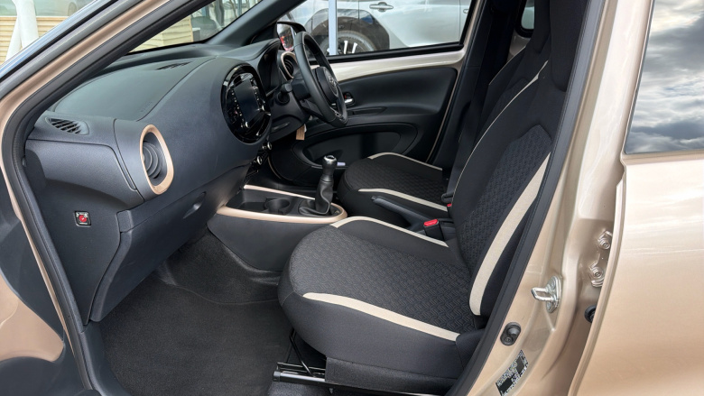 Toyota Aygo X 1.0 VVT-i Edge 5dr Petrol Hatchback